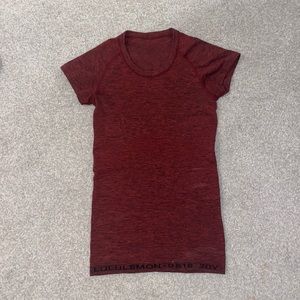 Lulu lemon swiftly size 2 red top